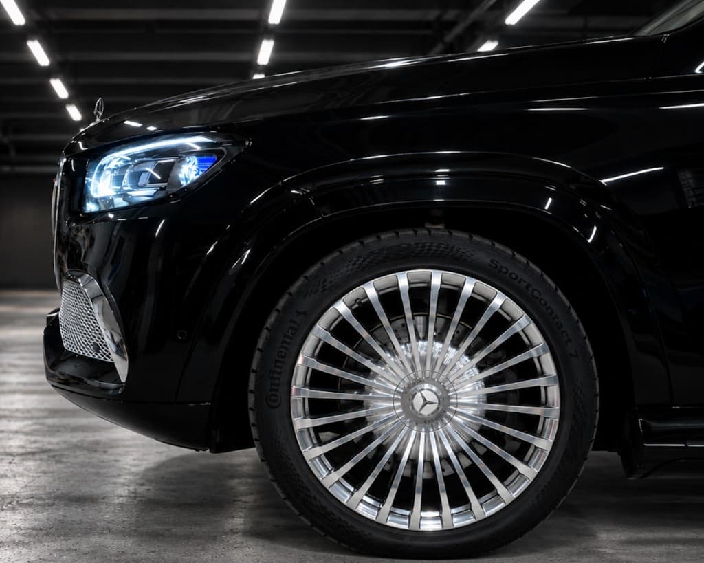 Mercedes-Maybach GLS side profile in the LuxCar garage